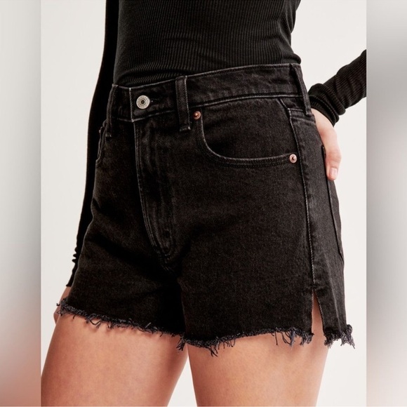 Abercrombie & Fitch The Mom Short High Rise Black Denim Short - Size 31/12 - Picture 1 of 10